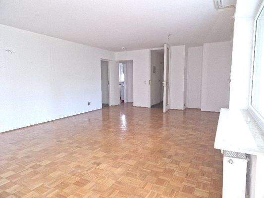 Wohn - und Essbereich