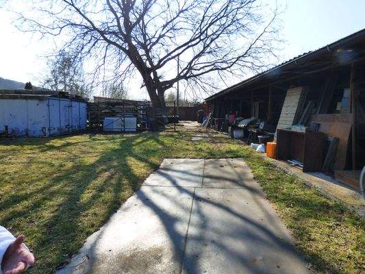 Überdachtes Freilager