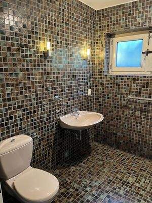 Badezimmer linke Seite 