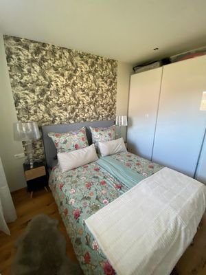 Schlafzimmer mit Einbaukasten.jpg