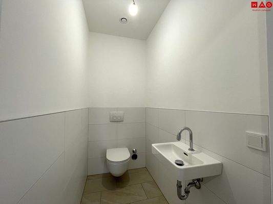 WC mit Handwaschbecken