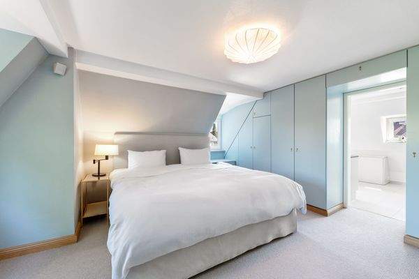 Behagliches Masterschlafzimmer