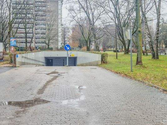 Tiefgaragenabfahrt