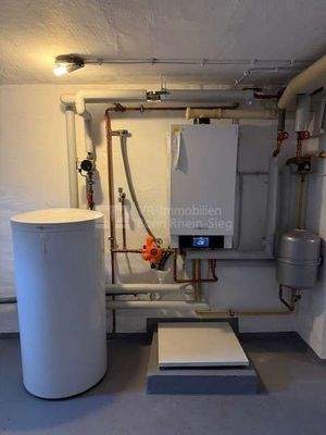 Brennwert-Therme + Warmwasserboiler