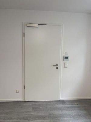 Eingangstür + Videotürklingel