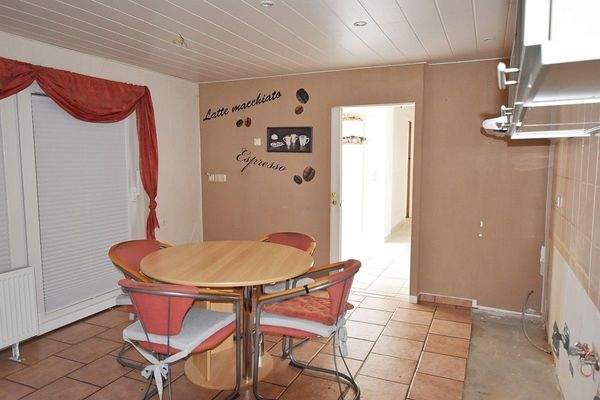 Küche mit Terrassentür