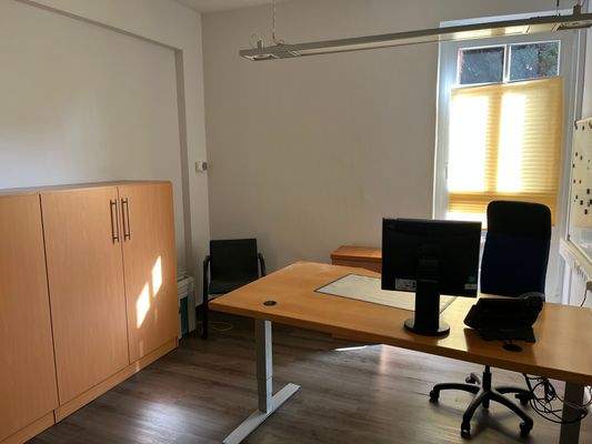 Büro 1.jpeg