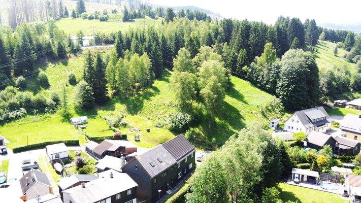 Luftaufnahme eines Dorfes