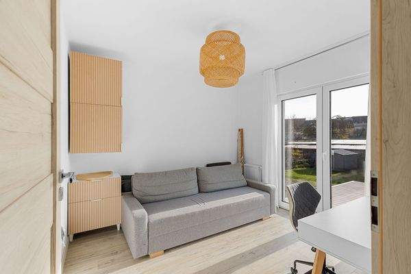 Arbeitszimmer mit Terrassenzugang