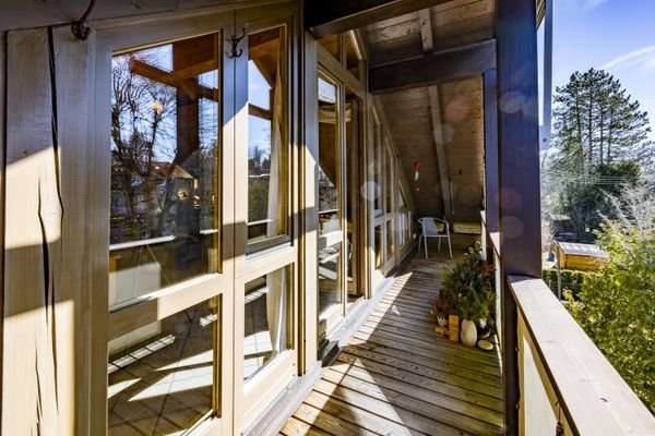Überdachter Balkon