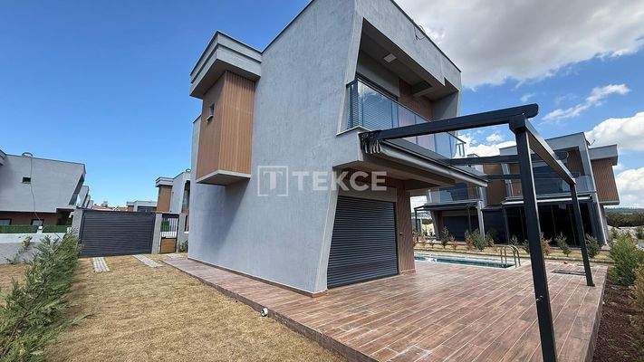 Villas with Pool Within Walking Distance of the Beach in Kuşadası