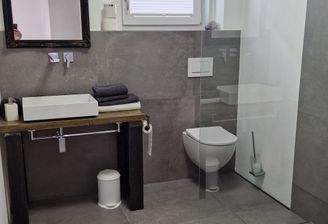 Bad kleine Wohnung Erdgeschoß.jpg