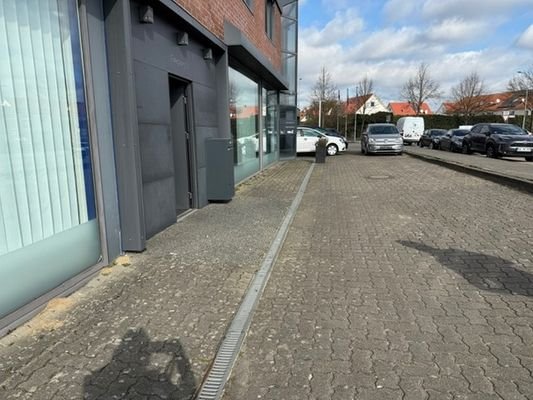 Parkplätze direkt vor dem Objekt