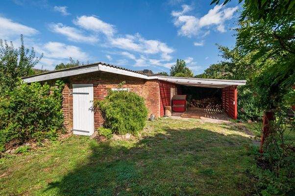 Nebengebäude/Carport