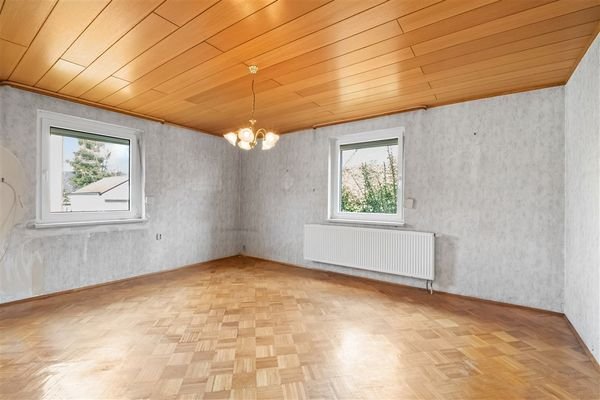 Das Wohnzimmer im EG hat viel Potenzial