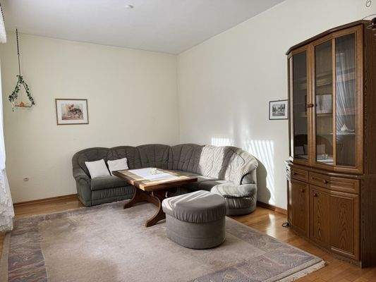 Blick vom Esszimmer in den Wohnbereich EG