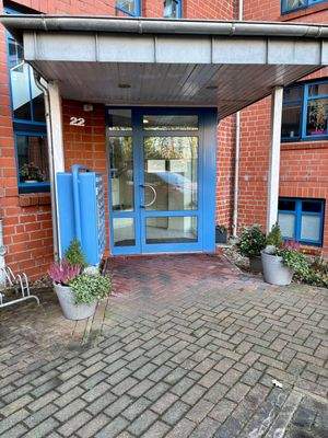 Eingangsbereich - links die Briefkastenanlage