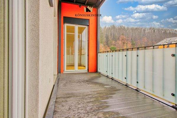 großer Balkon mit tollem Ausblick 