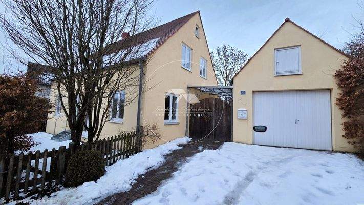 Hausansicht von der Straße