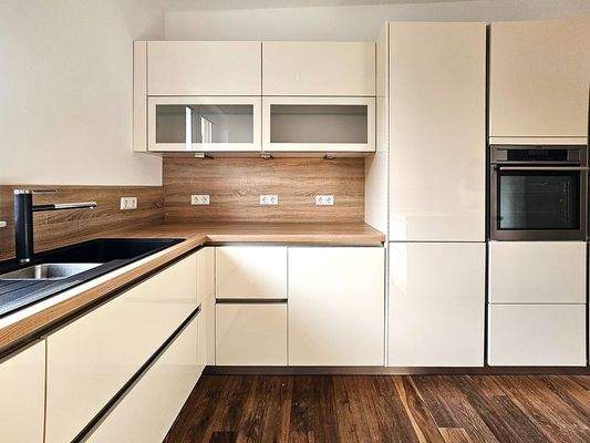 Offene, exklusive Küche