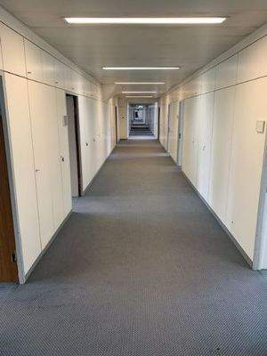 G6_Büro_Gang2