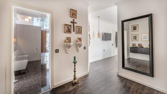 Ankleide beim Schlafzimmer im Erdgeschoss