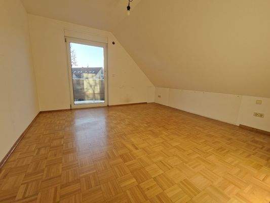 Schlafzimmer mit Balkonzugang.jpg