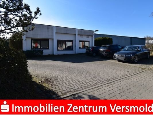 Bürogebäude und Lagerhalle