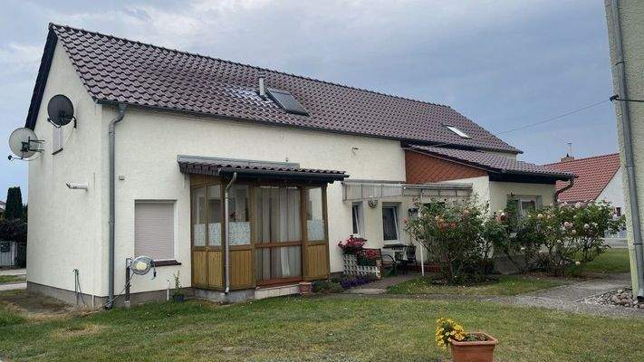 kleines Haus mit Wohnung und Fewo