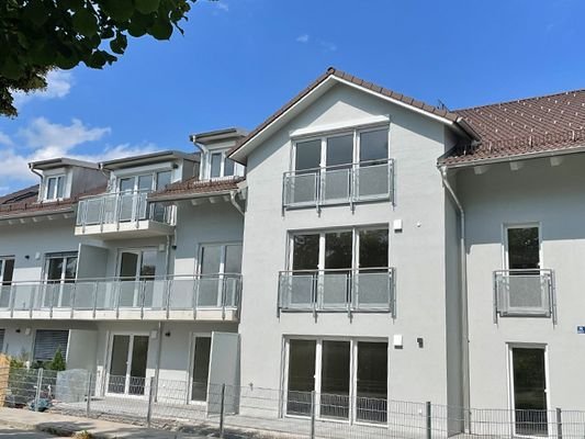 Mitte links im 1. OG wartet der Westbalkon