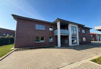 Backsteingebäude mit Balkon