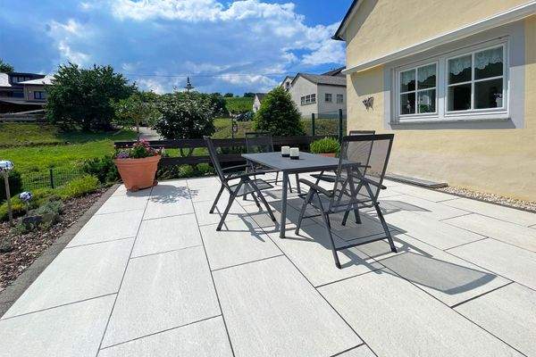 Helle Sonnenterrasse