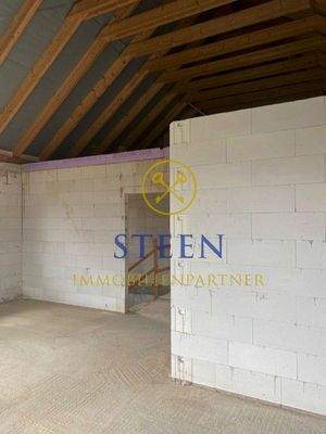 Obergeschoss und Dachstuhl im Rohbau