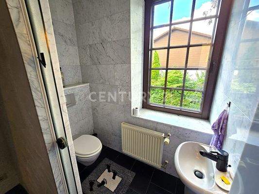 Separates WC im OG des Haupthauses