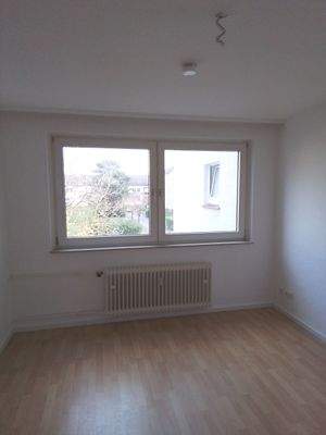 Leeres Zimmer mit Fenster