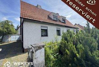 Doppelhaushälfte mit Nebengebäude & Garage