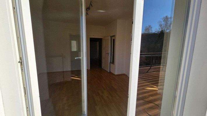 Blick vom Balkon nach innen