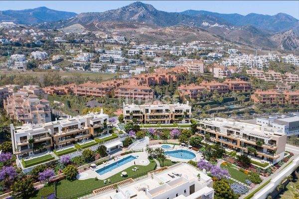 Chic Apartments in Estepona with Golf Views in a Complex