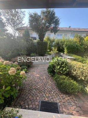 Sehr schöner Eingangsbereich zum Haus