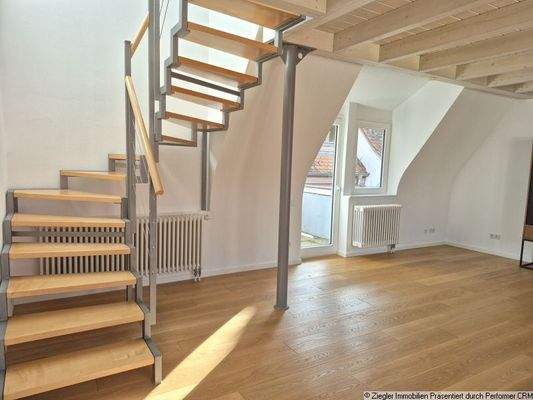  Treppenaufgang zum DG