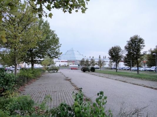 angrenzendes SMC - Spitzkrug Multi Center 