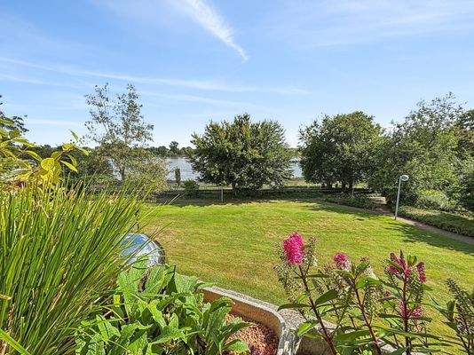 Rheinblick vom Balkon