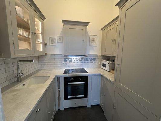 Einbauküche mit integrierten Geräten