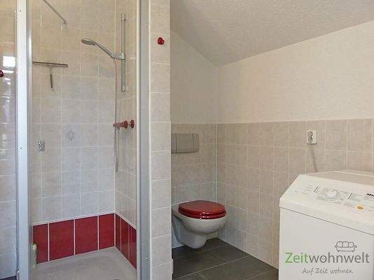 Dusche, WC und Waschmaschine