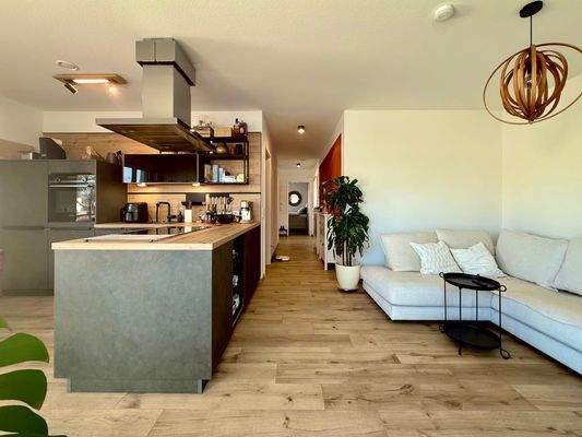 Blick in den großen Flurbereich 