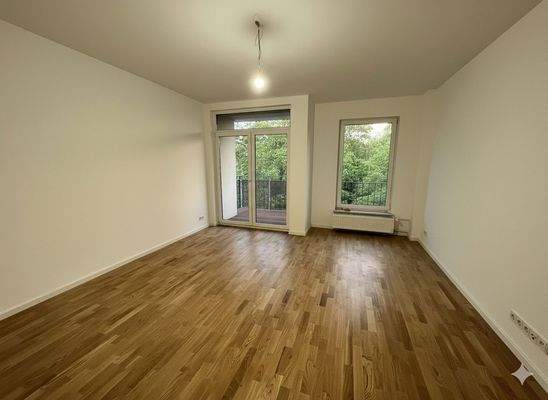 Wohnzimmer Balkon (vor Einzug)