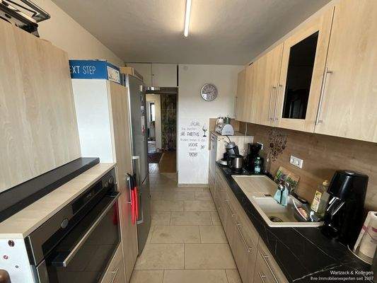 Einbauküche aus 2021 im Preis enthalten