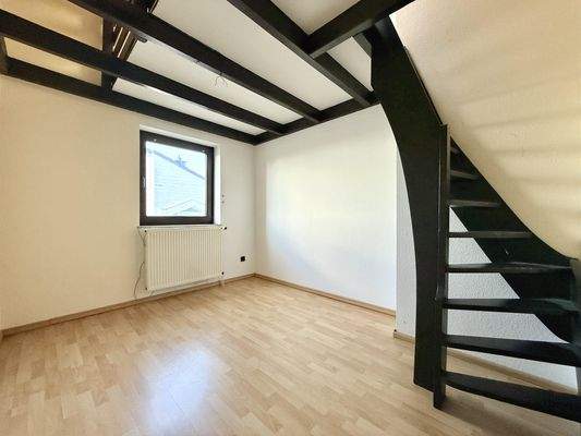 Schlafzimmer 2, Treppe zur oberen internen Ebene