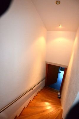 41  Treppe zum UG