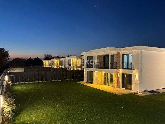 Villas for Sale with Nature Views in a Complex in Tuzla